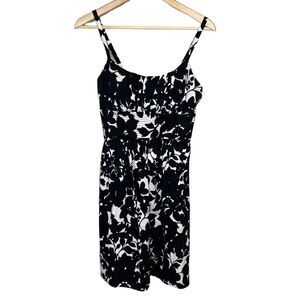 B. Smart Black and White Floral Fit Flare Dress Size 6